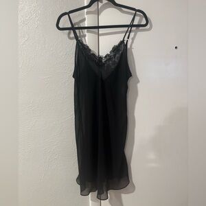 Vintage black Dentelle nightgown size L with flower lace detail